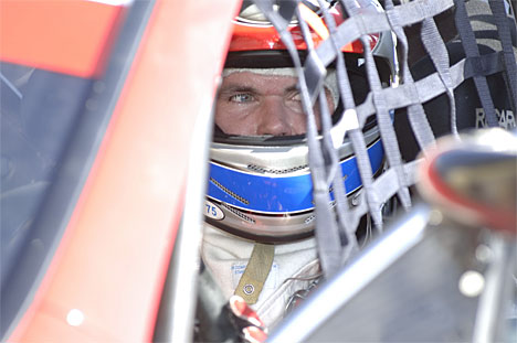 James Thompson kæmpede ikke bare mod varmen men også mod Jan Magnussen, da lørdag eftermiddag blev kørt tidtagning for Danish Touringcar Championship